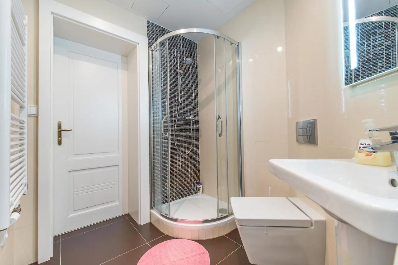 Quiet Apartment In The City Center With Own Terrace Prag