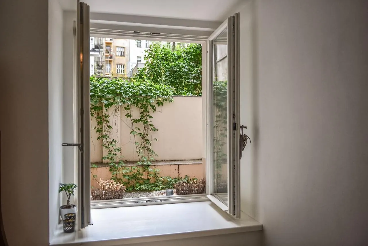 Quiet Apartment In The City Center With Own Terrace Prag