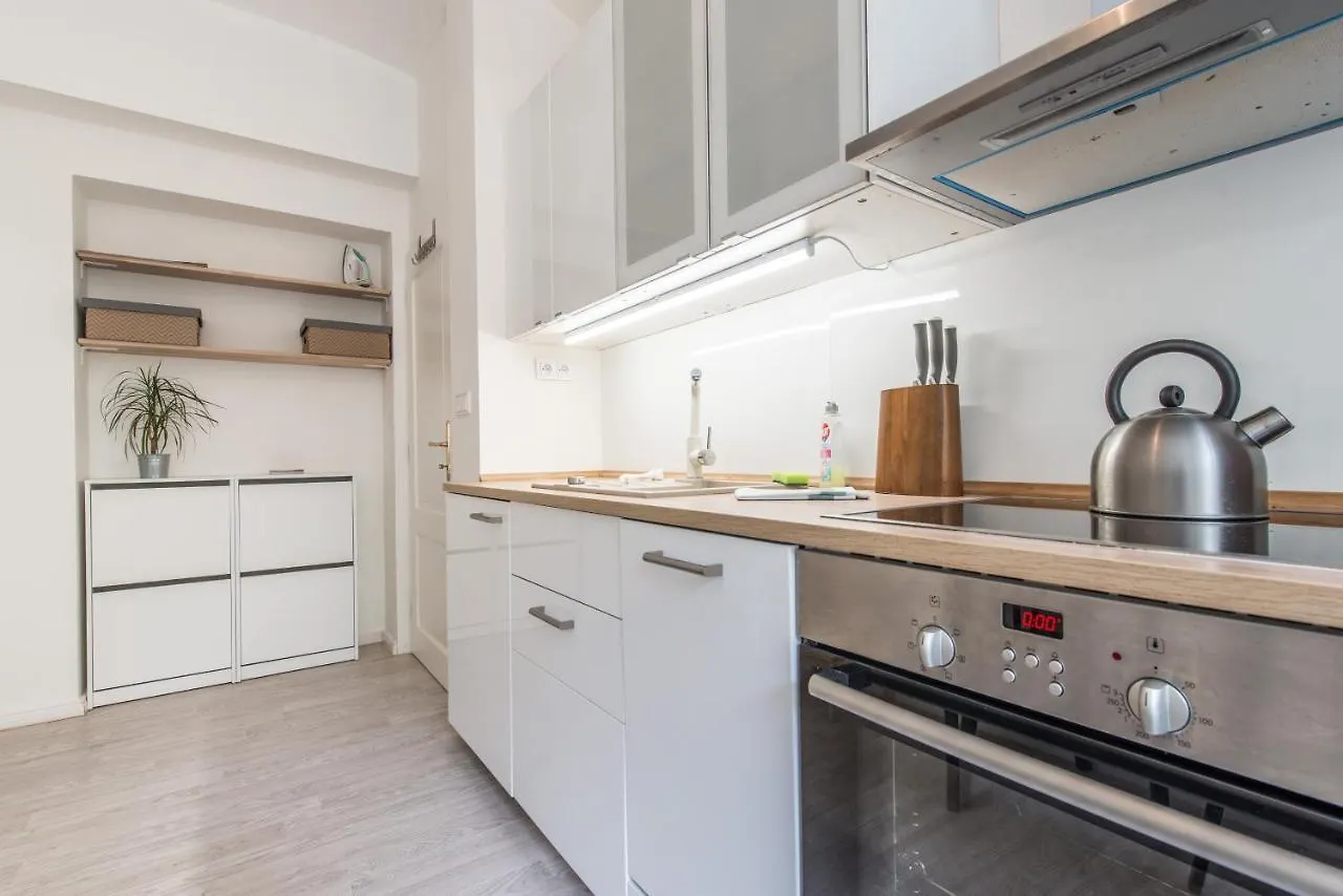 Quiet Apartment In The City Center With Own Terrace Prag 0*,